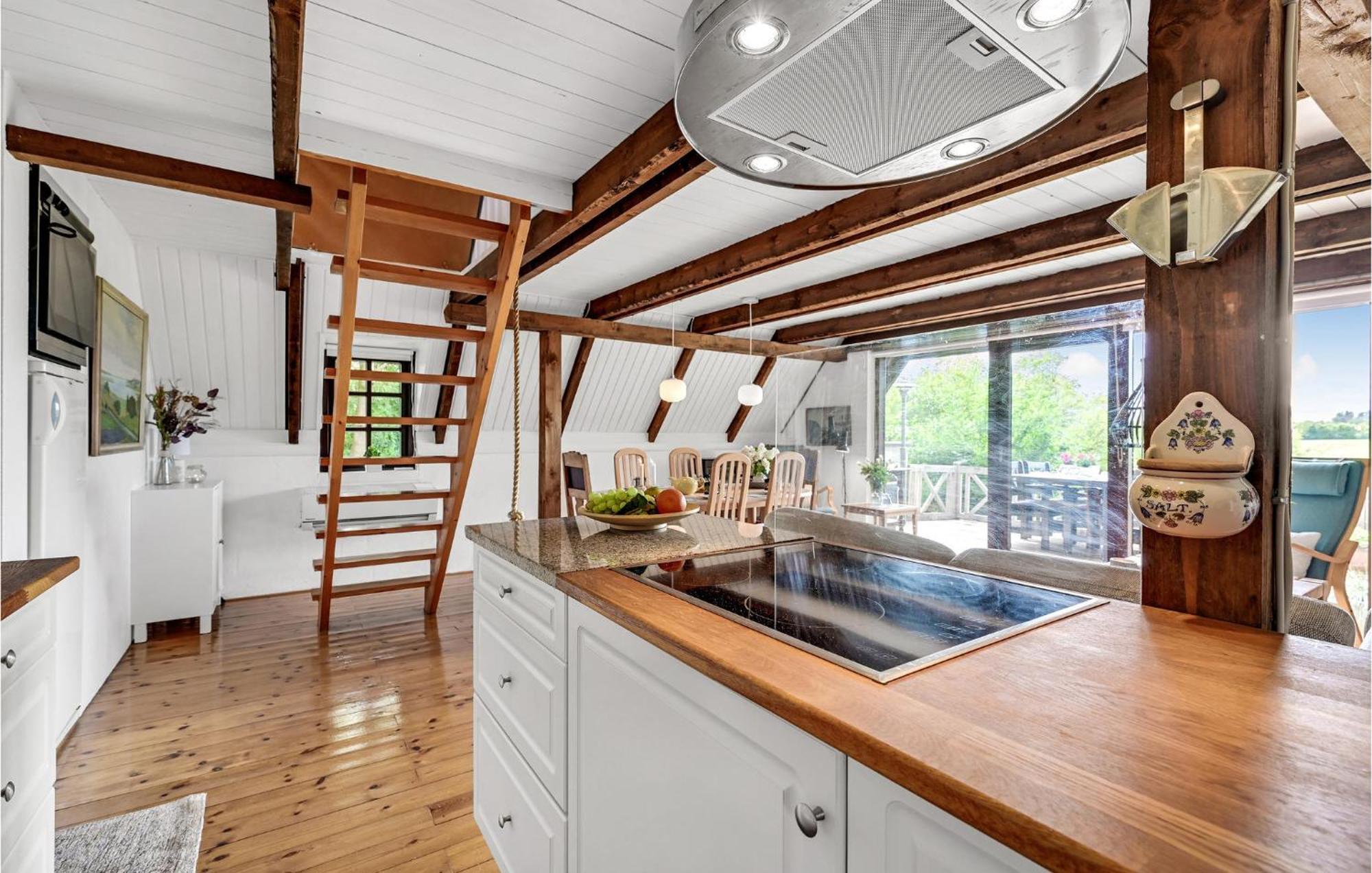 Stunning Home In Logstrup With Kitchen Ngoại thất bức ảnh